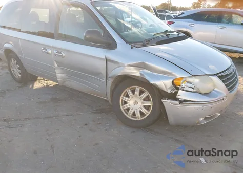 2005 Chrysler Town & Country Touring z USA, uszkodzony, nr VIN 2C8GP54L55R418660